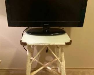 White Wicker Side Table w/Glass Top