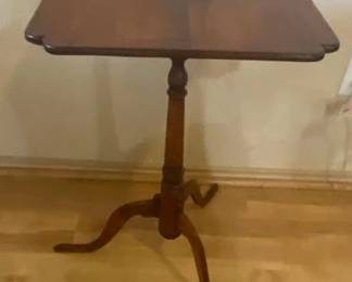 Pedestal Table, Antique Federal-Style, Square Top - Rounded Corners, Spider Legs