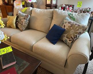 Matching Sofa with Pillows is like New!!
