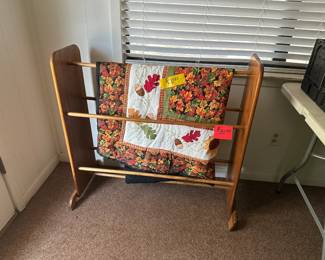 Quit Stand and Quilt