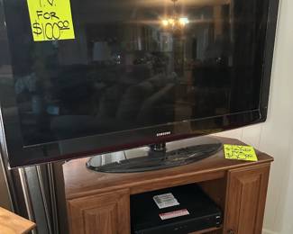 Large Flat Screen - Entertainment Stand - Player