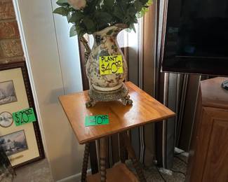 Flower Vase - Side Table