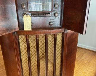 es3 large radio