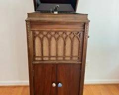 ES Victrola