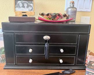 Jewelry Cabinet / Dresser top