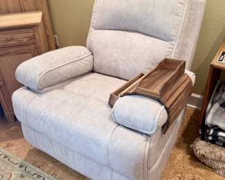 Recliner /Rocks  / Nice Shape
