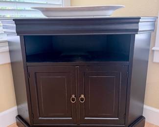 Sm Media Cabinet Corner