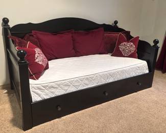 Wooden Day Bed with Trundle and Twin Mattress