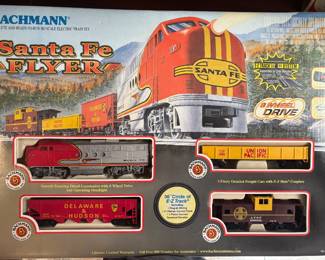 Bachmann Santa Fe Flyer - New in Box
