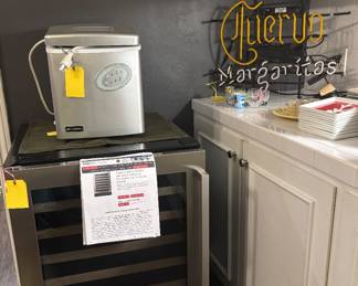 Hisense Wine Fridg and Ice Maker