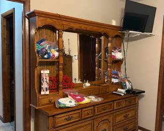 Triple Dresser