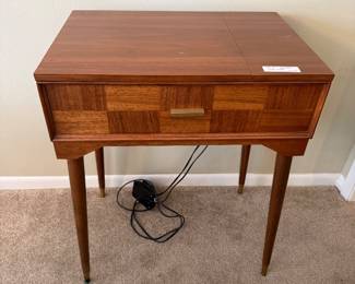 Sewing Machine with MCM cabinet