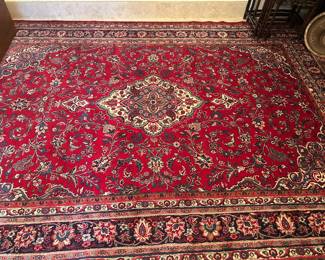 Persian (Sarouk) Arak wool rug, measures  7’2” x 10’