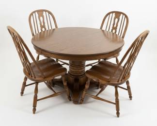 Vintage Oak Round Pedestal Dining Set