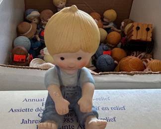 Enesco Country Cousins Figurine