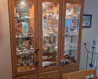 Fine Ethan Allen China Cabinet, Lighted