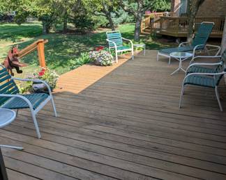 Outdoor patio furniture set - Potted flowers