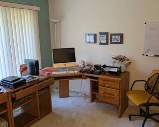 Computer desk