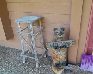 Plant Stand - Welcome Bear
