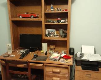 Computer desk