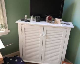 Entertainment center