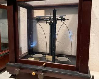 Antique Chainomatic analytical balance scale manufactured by Christian Becker
