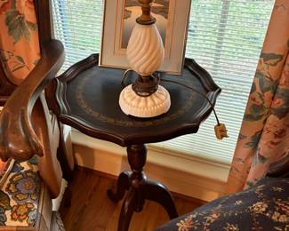 Vintage pie crust tripod side table