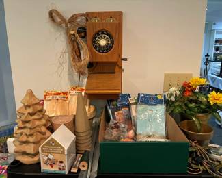 Vintage-style replica wooden wall telephone "Country Store"