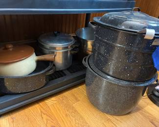 Large black speckled enamelware including Granite Ware Water Bath Canner