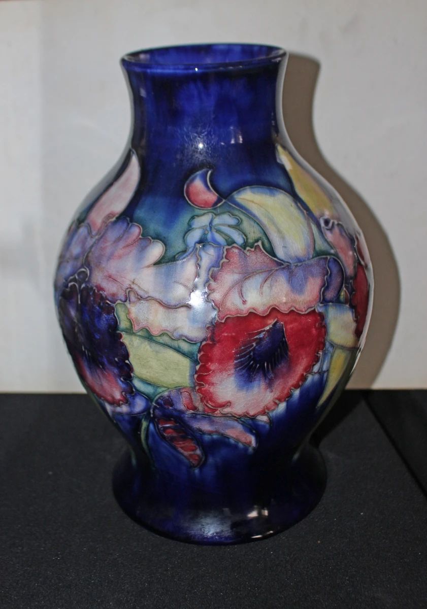 Moorcroft Pottery Majilica