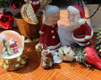 Mr and Mrs Sants  Snow Globe
