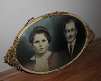 Oval Vintage Frame and Photo
