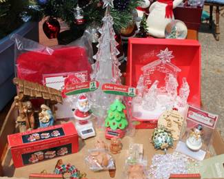Clear Christmas Tree Two Nativities, Ornaments