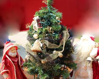 Christmas Tree and 2 santas