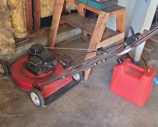 Gaspowered walkbehind mower