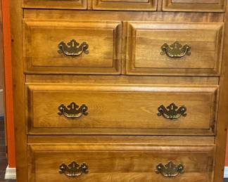 Cushman colonial bedroom set four pieces, tall dresser