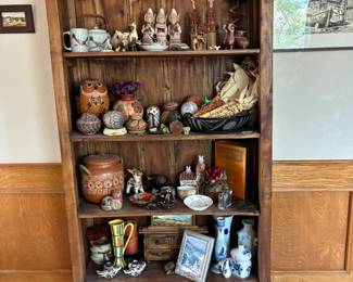 Solid wood bookshelf