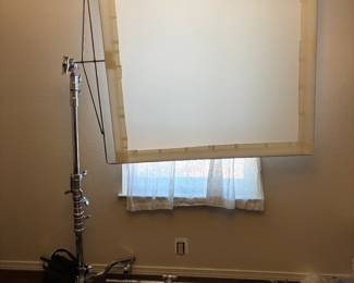 Low boy, roller stand grip head, 4 x 4 flag frame