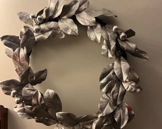 Holiday wreath