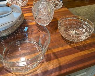 Glass dishes and crystal service pieces