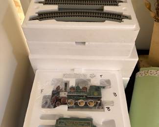 Thomas Kinkade Christmas Express train set - excellent condition - new in boxes