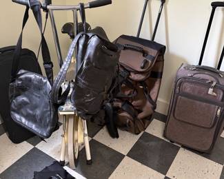 Stationery bike and luggage: Roller bags, duffels and leather satchels