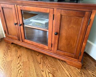 Media console cabinet