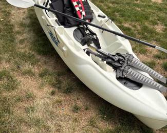 Hobie Mirage Outback Kayak - with self propelled fins for high efficiency underwater propulsion and wide hightly stable huss for standing up, casting and holding heavy gear loads without flipping