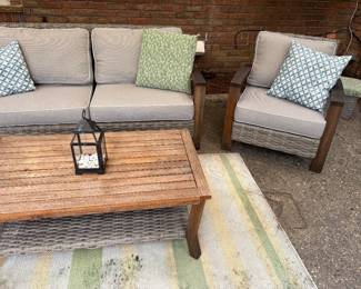 Antoher view of the patio set