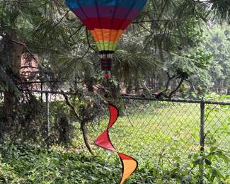 Balloon yard art
