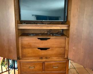 Armoire / Media Cabinet