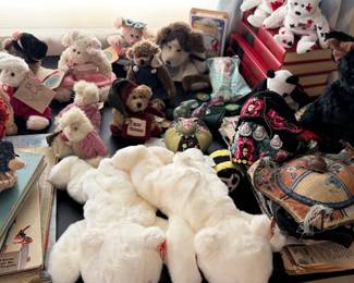 Boyds Bears & Ty Beanie Babies