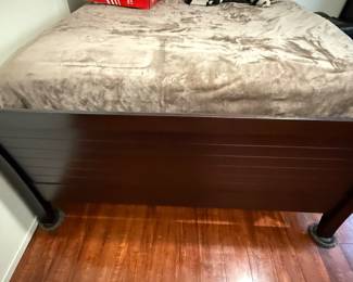 Master bed queen wood frame (sturdy wood)