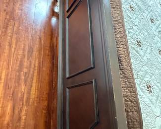 More detail pic of guest queen bed frame